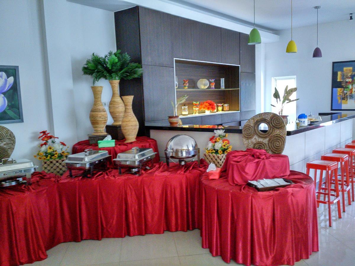 Hotel Transit Pasuruan Esterno foto