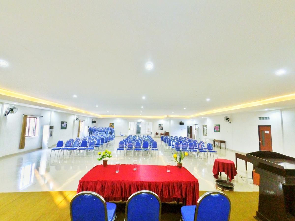 Hotel Transit Pasuruan Esterno foto